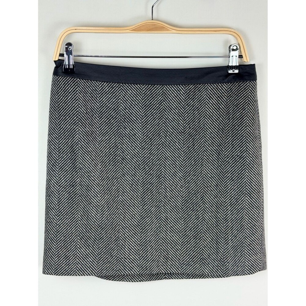 Banana Republic Herringbone Mini Skirt Black White Wool Blend Size 6 Preppy